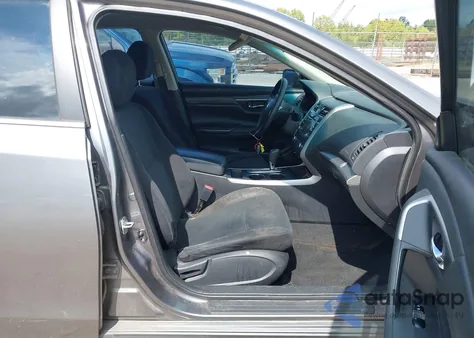 2015 Nissan Altima 2.5 S z USA, uszkodzony, nr VIN 1N4AL3AP5FC495608